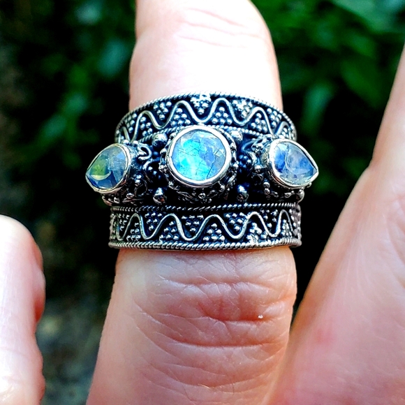 New Sandra Singh Artisan Crafted Sterling Rainbow Moonstone Ring. - Picture 4 of 16